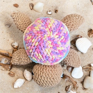 Horgolt színes tengeri teknős (amigurumi) - játék & sport - plüssállat & játékfigura - más figura - Meska.hu