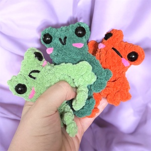 Horgolt mini lábas béka plüss (narancs, világoszöld, sötétzöld) - Meska.hu