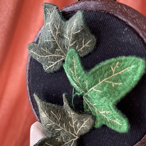 Hímzett borostyán - otthon & életmód - dekoráció - dísztárgy - Meska.hu