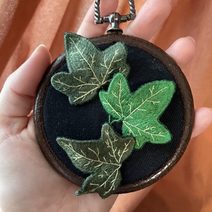 Hímzett borostyán - otthon & életmód - dekoráció - dísztárgy - Meska.hu