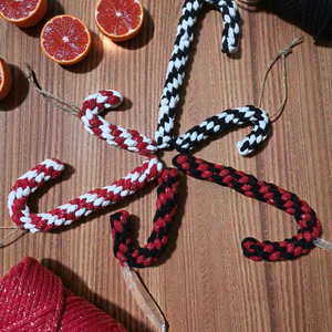 Makramé cukorka pálca, Karácsony, Karácsonyi lakásdekoráció, Karácsonyfadíszek, Csomózás, MESKA