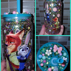 Zootropolis csillámos pohár, Otthon & Életmód, Konyhafelszerelés, tálalás, Tálalás, Pohár, , 450 ml, hógömb pohár, felrázva a csillámok mozognak benne. 
Műanyag díszített tetővel és szívószáll..., MESKA