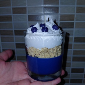 Áfonyás süti illatú gyertya  - kellékek & szerszámok - dekorációs kellékek - dekorációs gyertya - Meska.hu