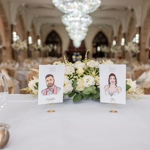 Egyedi, kézzel rajzolt esküvői ültetőkártyák portrékkal - köszönőajándék is egyben a vendégeknek - esküvő - emlék & ajándék - köszönőajándék - Meska.hu