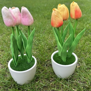 Élethű tulipán dekoráció Anyák napjára, Otthon & Lakás, Dekoráció, Asztal és polc dekoráció, Asztaldísz, Mindenmás, MESKA