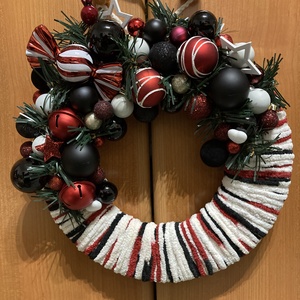 Karácsonyi kopogtató, Karácsony, Karácsonyi lakásdekoráció, Karácsonyi ajtódíszek, , Kb 30 cm átmérő, nem vízálló, fekete-piros-fehér színben., MESKA