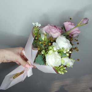 Selyem bazsarózsa és lisianthus örökcsokor - otthon & életmód - dekoráció - virágdísz és tartó - csokor & virágdísz - Meska.hu