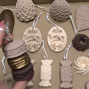 Karácsonyfadíszek krém-bézs-barna színekben  - karácsony - karácsonyi lakásdekoráció - karácsonyfadíszek - Meska.hu