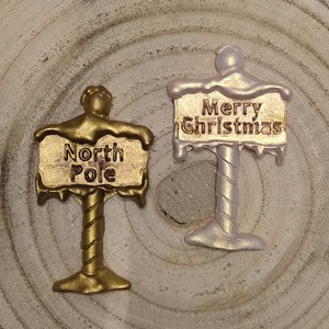 Merry Christmas és North Pole feliratú gipsz táblák, Karácsony, Karácsonyi lakásdekoráció, Karácsonyi lakásdíszek, Kerámia, Festett tárgyak, MESKA