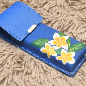 Plumeria királykék bőr tolltartó - otthon & életmód - papír, írószer - tolltartó & ceruzatekercs - Meska.hu