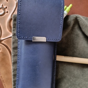 Mélykék bőr tolltartó - otthon & életmód - papír, írószer - tolltartó & ceruzatekercs - Meska.hu