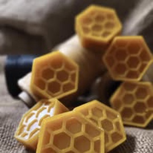 Olvasztott méhviasz - kellékek & szerszámok - vegyes alapanyag - gyertya alapanyag - méhviasz gyertya alapanyag - Meska.hu