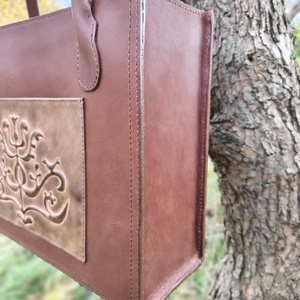 Dombormintás bőrtáska  - táska & tok - kézitáska & válltáska - kézitáska - Meska.hu