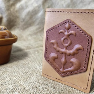 Domborított díszítésű kártyatartó - táska & tok - pénztárca & más tok - kártyatartó & irattartó - Meska.hu