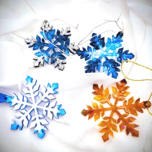 Színes hópehely díszek, Karácsony, Karácsonyi lakásdekoráció, Karácsonyfadíszek, Mindenmás, MESKA
