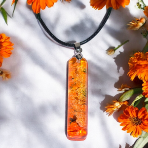 Nyaklánc narancsszínű medállal, Ékszer, Nyaklánc, Medálos nyaklánc, Ékszerkészítés, Mindenmás, MESKA