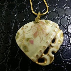 Perzsa mintás medál áttört csipke részlettel -  - Meska.hu