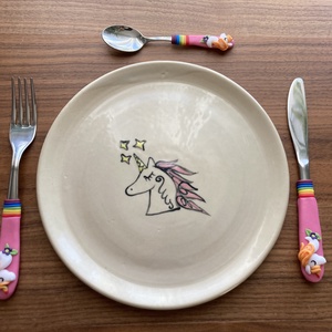 Reggelizős tányér, étkészlet felirattal, rajzzal, evőeszköz készlettel (süthető gyurma evőeszköz vég), Otthon & Életmód, Konyhafelszerelés, tálalás, Tálalás, Tányér & Étkészlet, Kerámia, Gyurma, MESKA