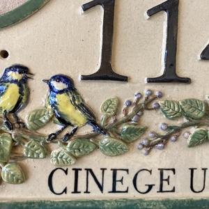 Bajusz formájú házszámtábla széncinkékkel, ággal - otthon & életmód - ház & kert - házszám - Meska.hu