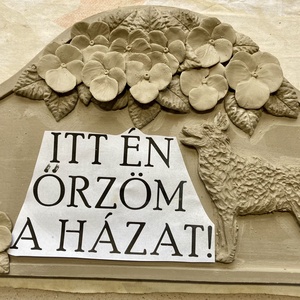 Itt én őrzöm a házat! Figyelemfelkeltő (KUTYÁS) tábla - otthon & életmód - ház & kert - házszám - Meska.hu