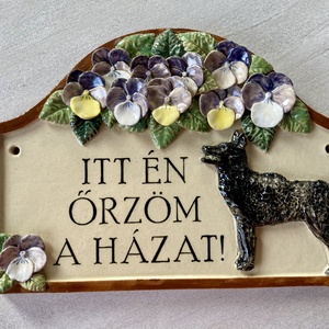Itt én őrzöm a házat! Figyelemfelkeltő (KUTYÁS) tábla - otthon & életmód - ház & kert - házszám - Meska.hu