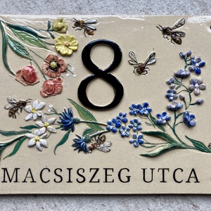 Téglalap formájú házszámtábla mezei virágokkal - Meska.hu