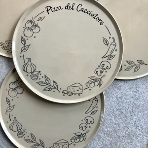Pizzás tányér, egyedi felirattal, Otthon & Életmód, Konyhafelszerelés, tálalás, Tálalás, Tányér & Étkészlet, Kerámia, Gyurma, MESKA