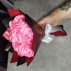 Szatén rózsa csokor  - otthon & életmód - virágdekoráció - virágok - virágcsokor - Meska.hu