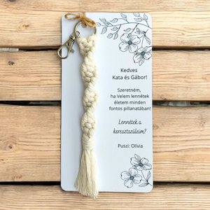 Keresztszülő felkérő ajandék - egyedi csavart makramé kulcstartó - krém, Játék & Sport, Keresztelőajándékok, Mindenmás, Csomózás, MESKA