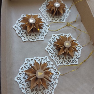 Karácsonyfadísz - Papír hópehely csillag - karácsony - karácsonyi lakásdekoráció - karácsonyfadíszek - Meska.hu