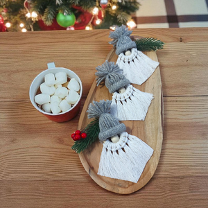 Manó karácsonyfa díszek - ezüst-szürke sapkás makramé, Karácsony, Karácsonyi lakásdekoráció, Karácsonyfadíszek, Csomózás, Mindenmás, MESKA