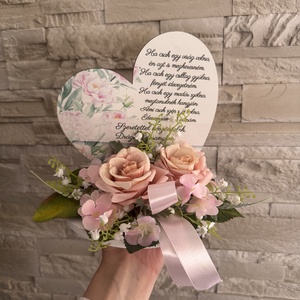 Anyák napi díszített talpas szív, Otthon & Életmód, Virágdekoráció, Virágdíszek, Asztali virágdísz, Virágkötés, MESKA