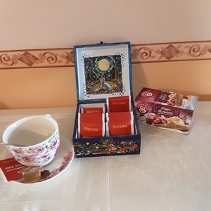 Teásdoboz Lana Del Ray stilizált képével - otthon & életmód - konyhafelszerelés, tálalás - konyhai tárolás - tea & kávé tárolás - Meska.hu Teásdoboz Lana Del Ray stilizált képével - otthon & életmód - konyhafelszerelés, tálalás - konyhai tárolás - tea & kávé tárolás - Meska.hu