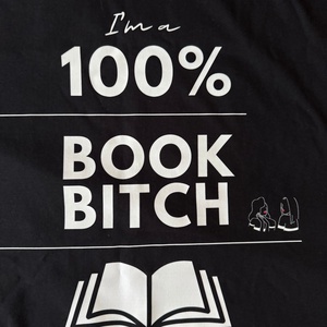 Fekete könyves póló - I'am a 100% book bitch felirattal - ruha & divat - női ruha - póló, felső - Meska.hu
