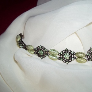 Tavaszt idéző, antik hatású karkötő - Meska.hu