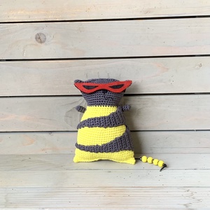 Zserbó, a Cipelő cica-horgolt - Meska.hu