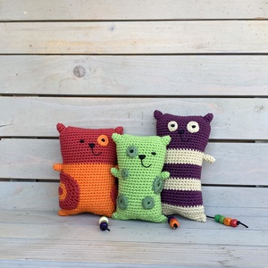 Cipelő cicák-horgolt - Meska.hu