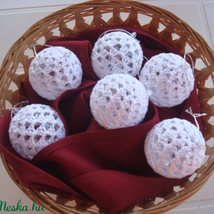 Horgolt karácsonyi gömbök ( 6 cm) - otthon & életmód - dekoráció - Meska.hu