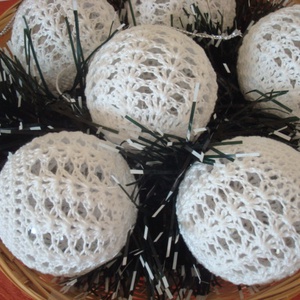 Horgolt karácsonyi gömbök (6 cm) - otthon & életmód - dekoráció - Meska.hu