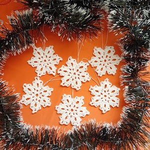 Horgolt hópehely  dekoráció, karácsonyfadísz - karácsony - karácsonyi lakásdekoráció - karácsonyfadíszek - Meska.hu