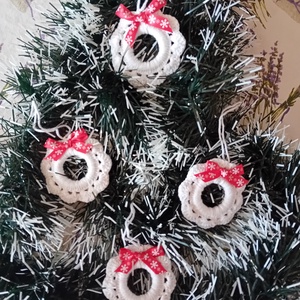 Horgolt karácsonyfadísz fehér - karácsony - karácsonyi lakásdekoráció - karácsonyfadíszek - Meska.hu