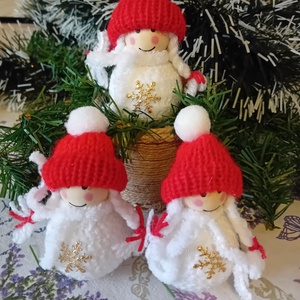 Téli karácsonyi kislány figura, Karácsony, Karácsonyi lakásdekoráció, Karácsonyi manók, figurák, Horgolás, Mindenmás, MESKA