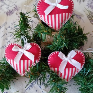 Karácsonyi szív fenyőfadísz/csíkos, Karácsony, Karácsonyi lakásdekoráció, Karácsonyfadíszek, Mindenmás, Varrás, MESKA