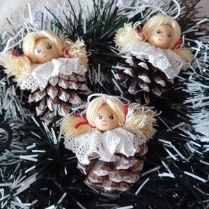 Karácsonyi tobozkislány függődísz, Karácsony, Karácsonyi lakásdekoráció, Karácsonyfadíszek, Mindenmás, Varrás, MESKA