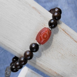Védő szemes ébenfa karkötő - ékszer - karkötő - bogyós karkötő - Meska.hu