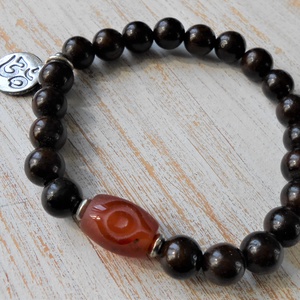 Védő szemes ébenfa karkötő - ékszer - karkötő - bogyós karkötő - Meska.hu