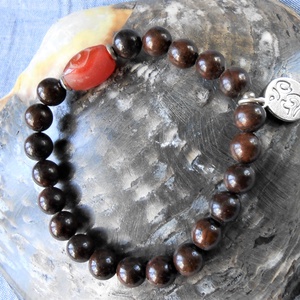 Védő szemes ébenfa karkötő - ékszer - karkötő - bogyós karkötő - Meska.hu