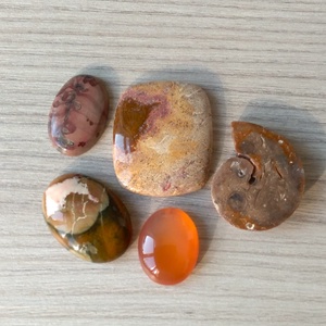 5 db ásvány kaboson ajándék zacskóban 15. - kellékek & szerszámok - gyöngyfűzés kellékek - cabochon - Meska.hu