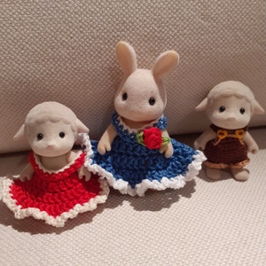 Horgolt ruhácskák Sylvanian állatkáknak - 3 db - Meska.hu
