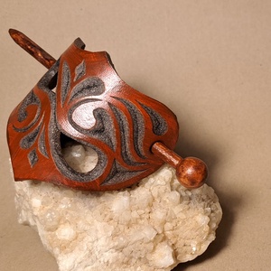 Kerti séta - bőr kontycsat - ruha & divat - hajdísz & hajcsat - hajcsat & hajtű - Meska.hu